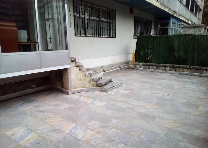 Terraza, Wifi, A 10 Minutos Del Centro En Bus